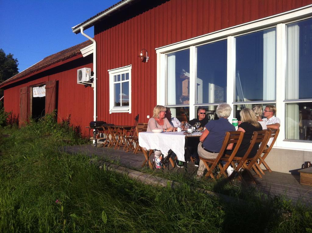 Bauernhof Aeventyrsgardens Vandrarhem, Kinnekulle