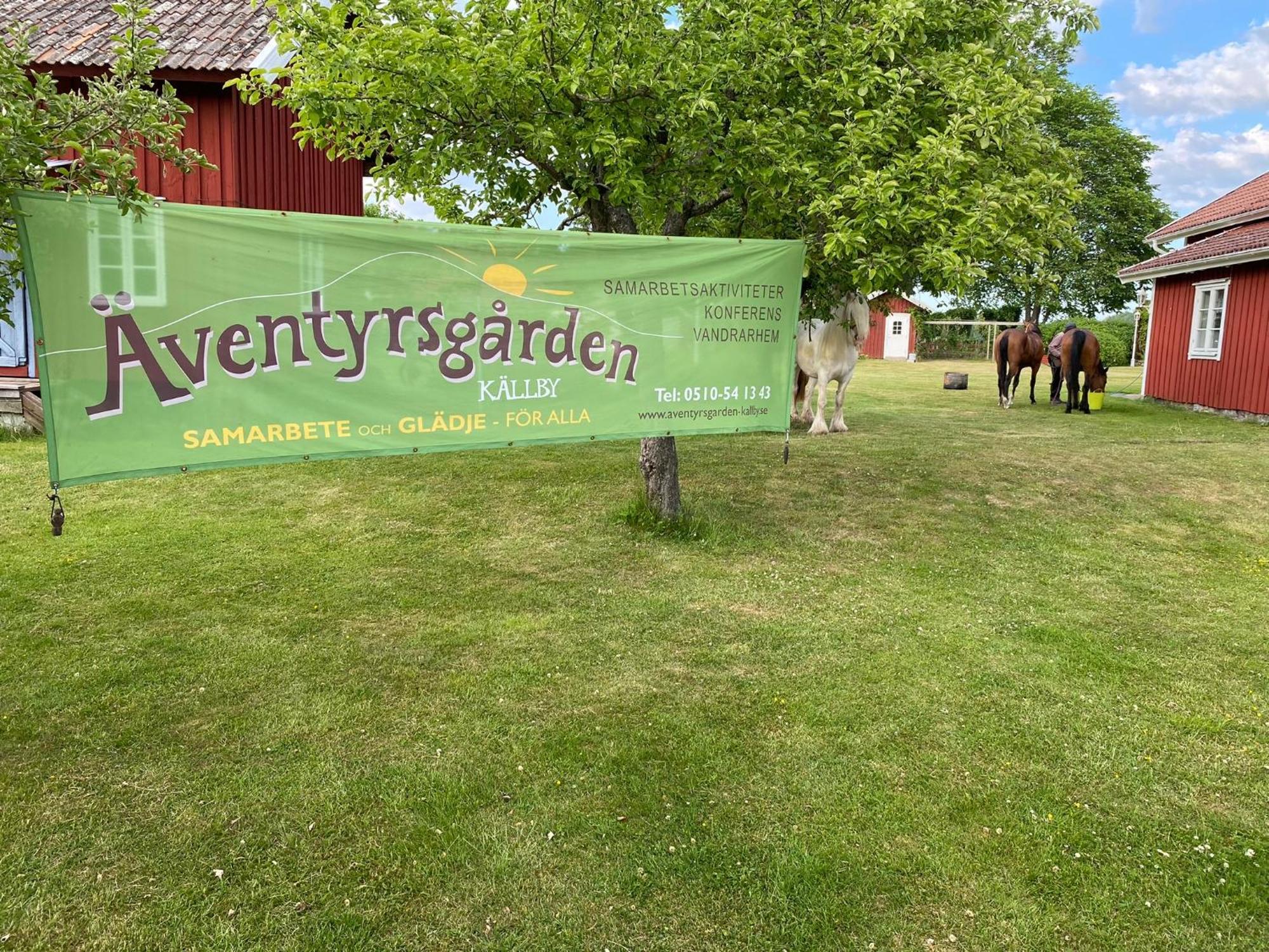 Bauernhof Aeventyrsgardens Vandrarhem, Kinnekulle Källby