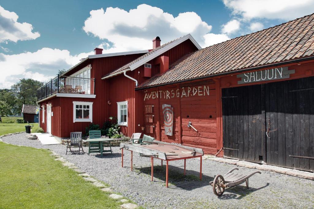 Aeventyrsgardens Vandrarhem, Kinnekulle * Källby