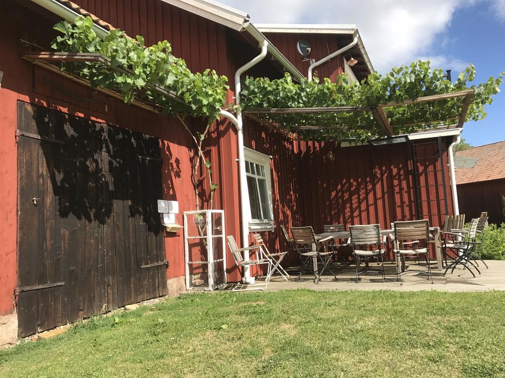 Bauernhof Aeventyrsgardens Vandrarhem, Kinnekulle *